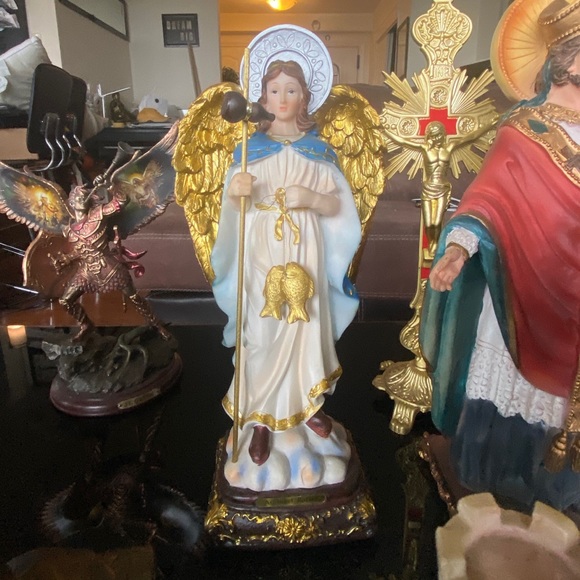 Collection of  angels and saints statues - vintage, antique, and modern - Picture 14 of 15